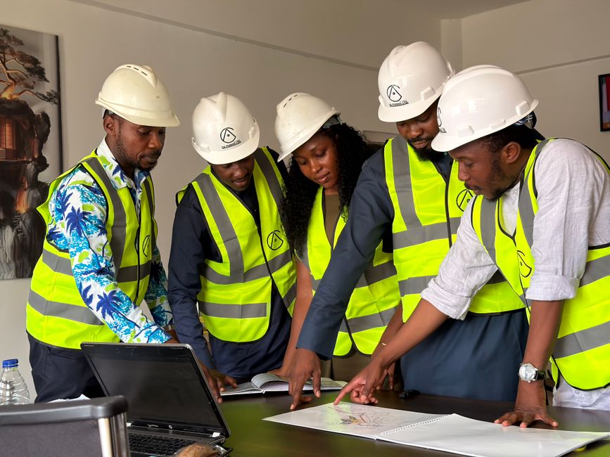 Équipe Teranga Finance en réunion avec un entrepreneur sénégalais